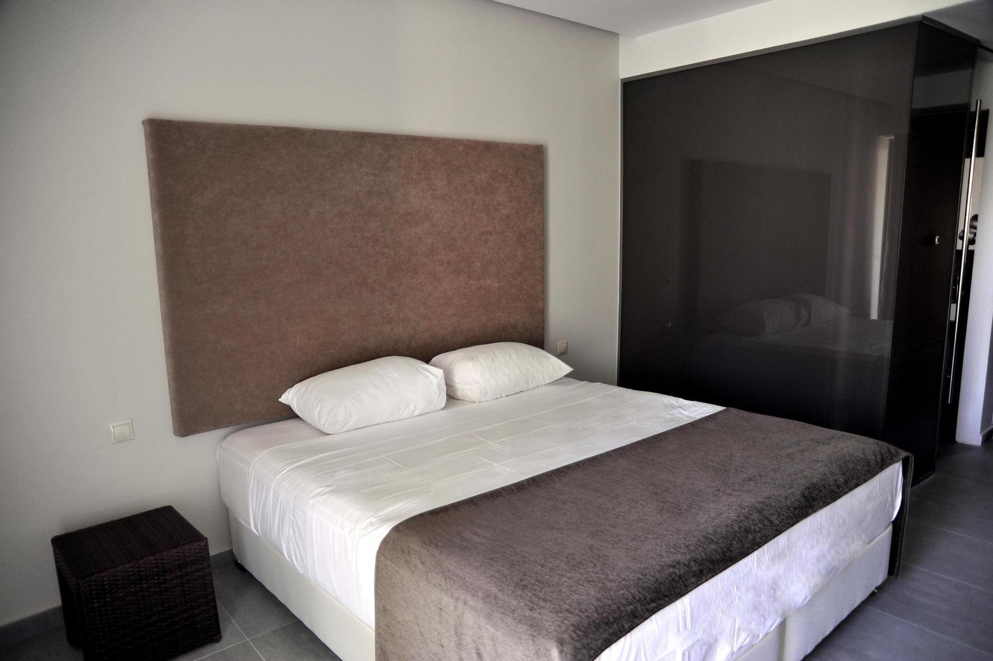 Oktober Downtown Boutique Hotel Rhodes City Eksteriør billede
