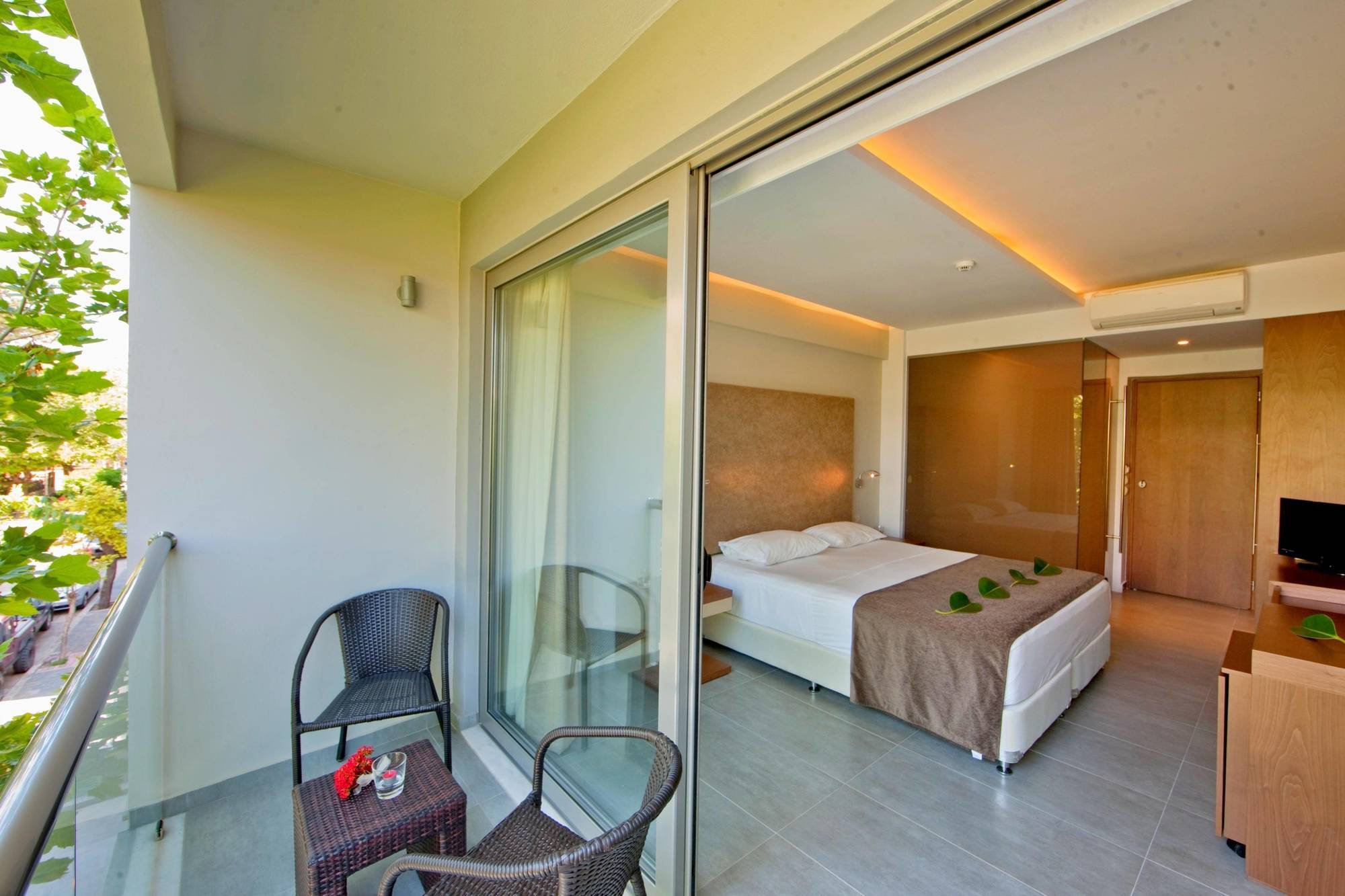 Oktober Downtown Boutique Hotel Rhodes City Eksteriør billede